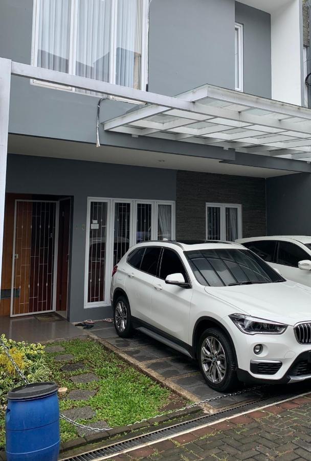 Platinum Setramurni Guest House Bandung 3BR Bagian luar foto