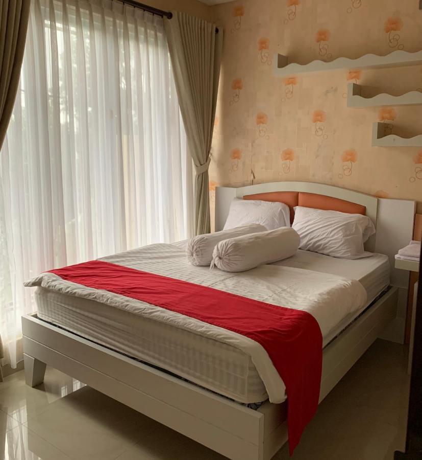 Platinum Setramurni Guest House Bandung 3BR Bagian luar foto